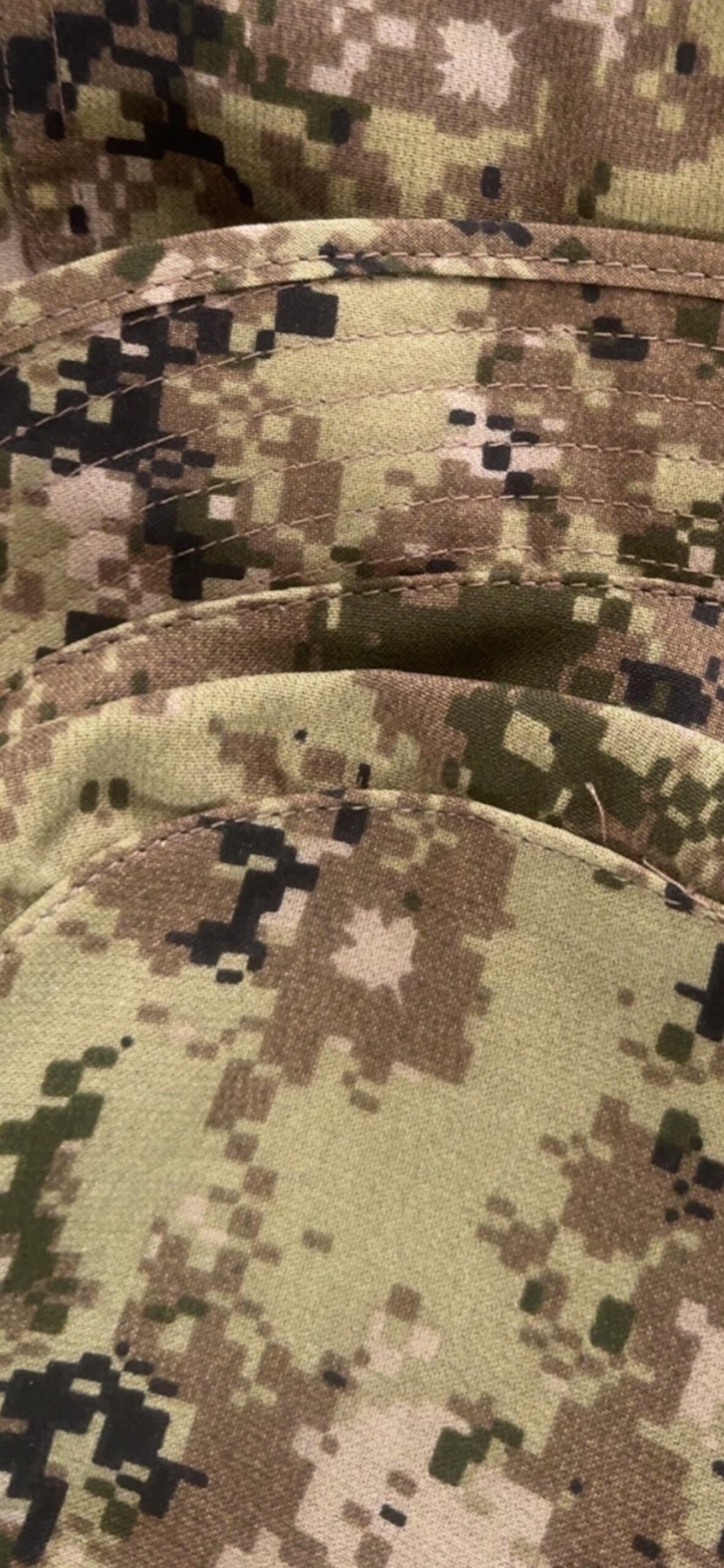 カナダ軍新制服に隠されたカエデ葉！その秘密とは？