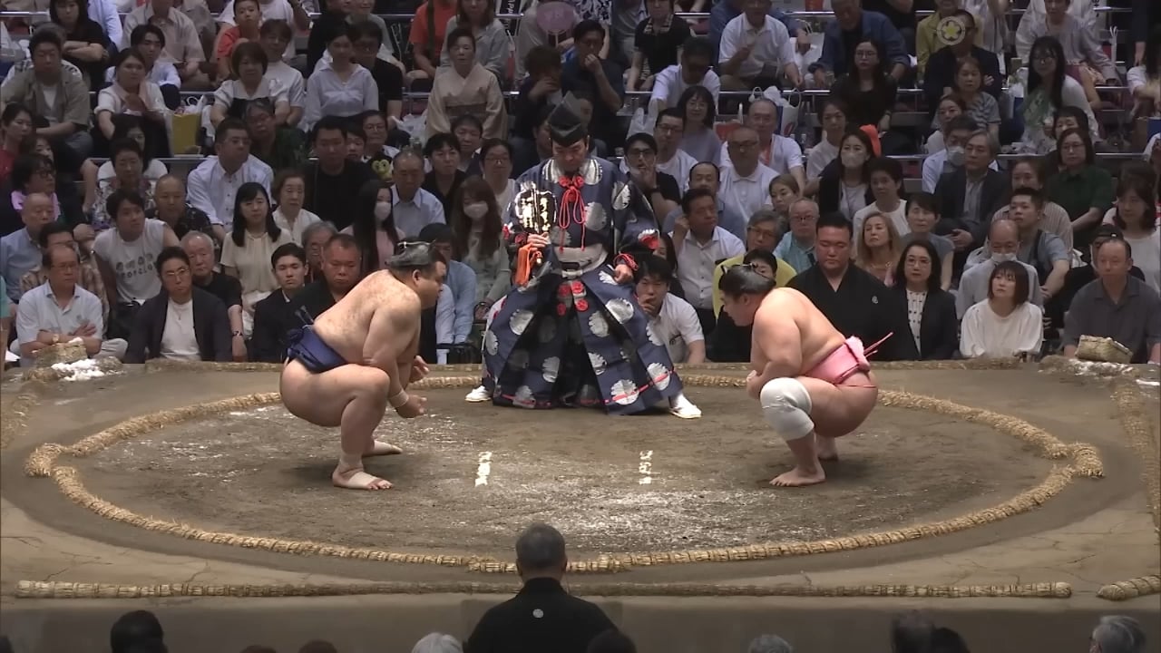 【衝撃】超レア技で巨漢・貴景勝を撃破！浦関、25年で6回だけ奇跡の一戦