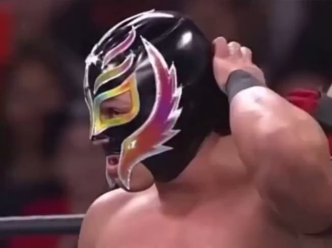 1999年にレイ・ミステリオが初めてマスクを外した衝撃の瞬間