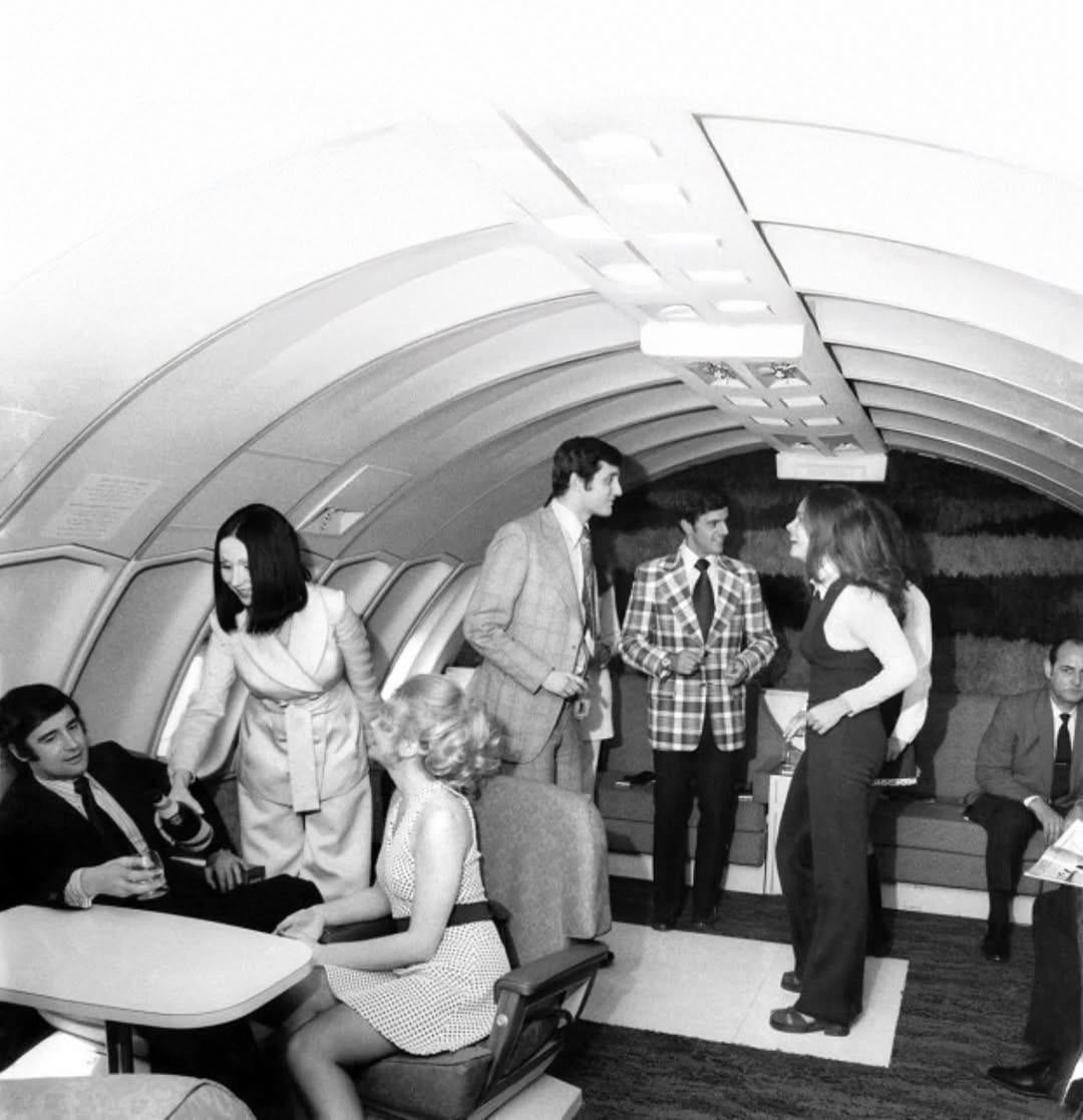 【マジかよ】エアカナダ、70年代に747機内でダンスフロア設置ｗｗｗｗ