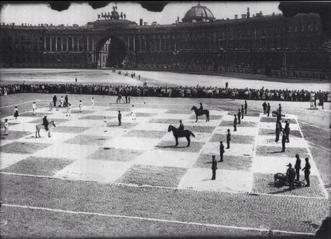 1924年の人間チェス、5時間の大熱戦もドロー決着ｗｗｗ