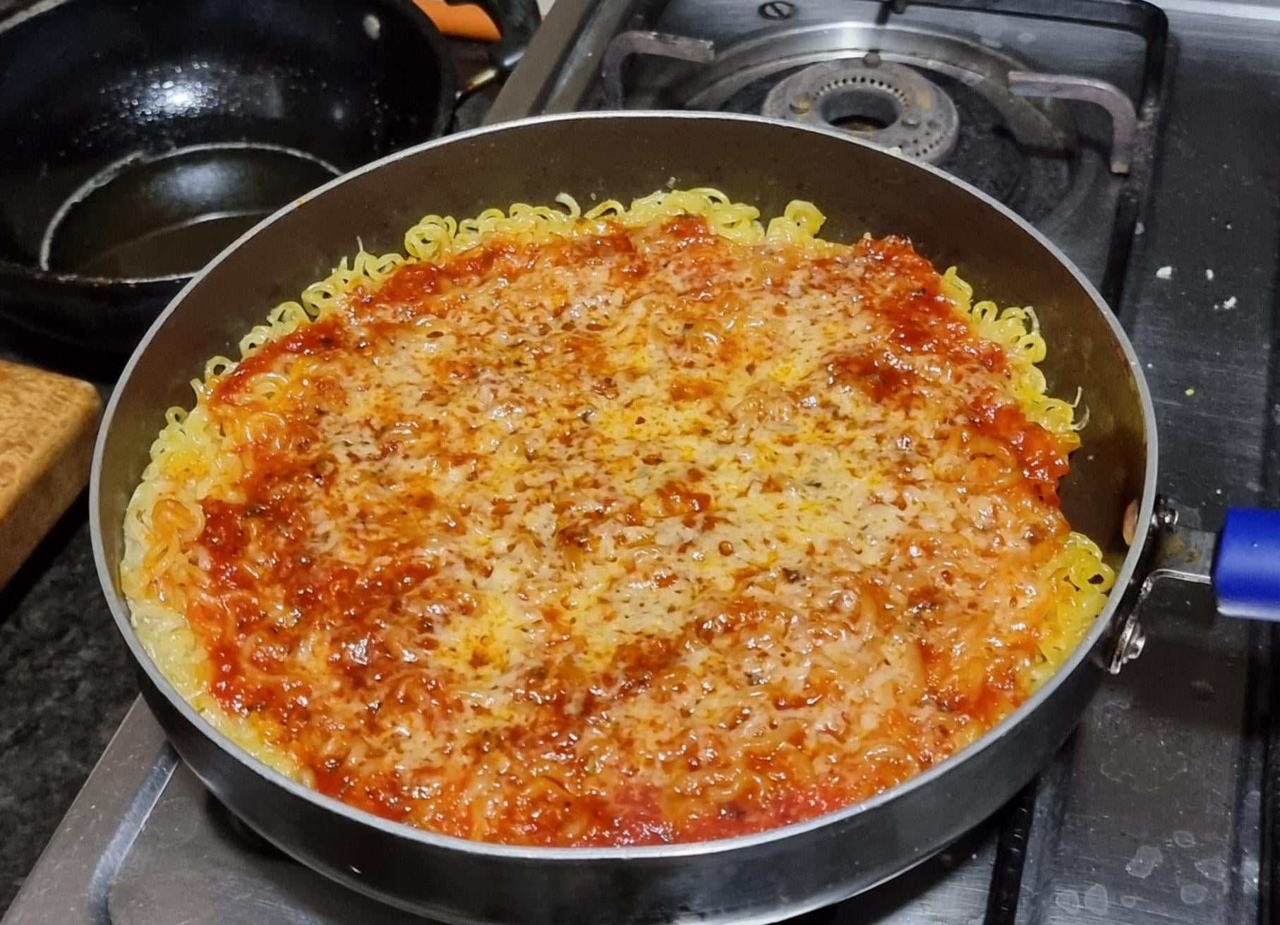 【衝撃】ラーメンピザ作ってみた結果ｗｗｗｗ
