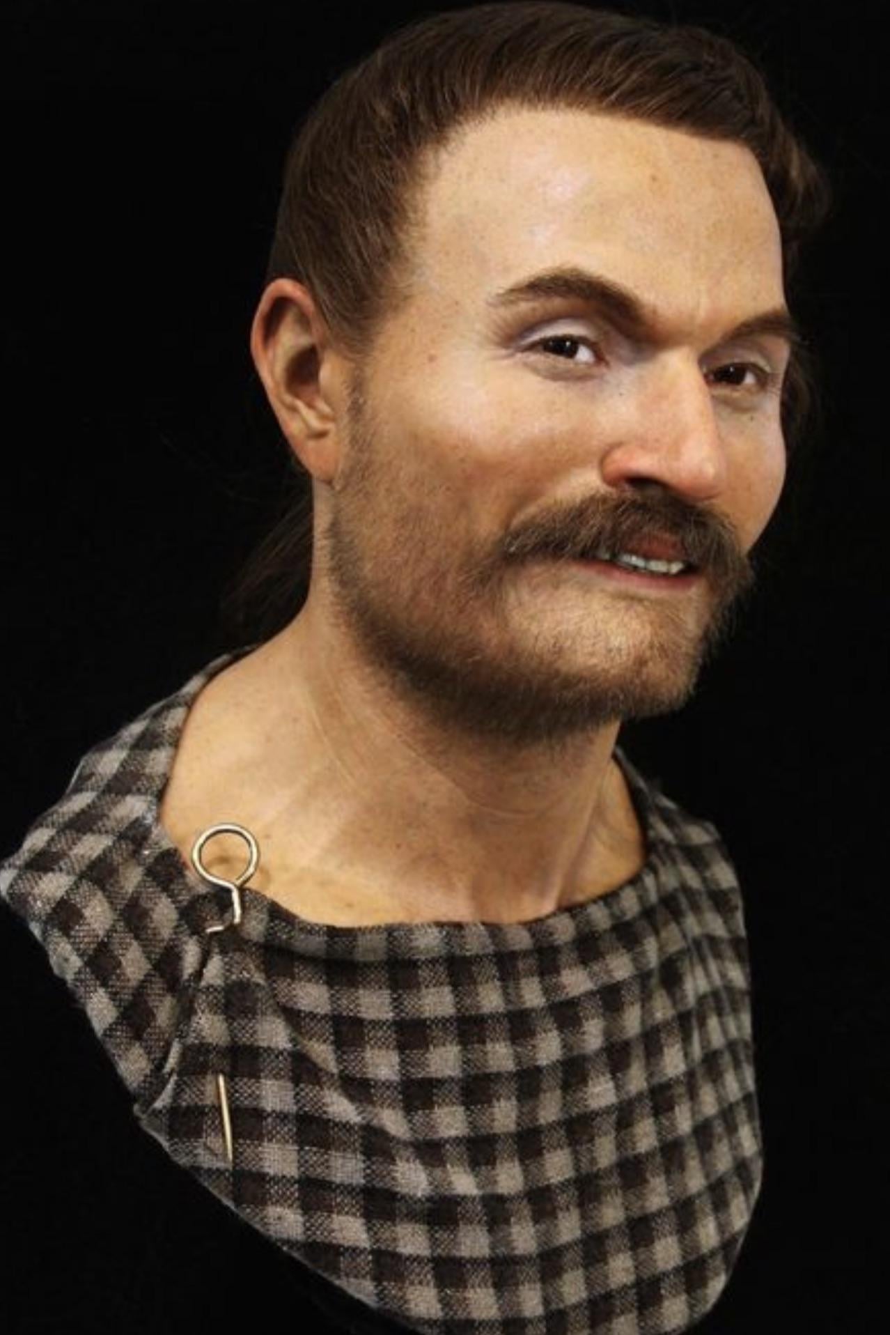 【写真】 【衝撃】2400年前の男、貝殻のベッドで埋葬される