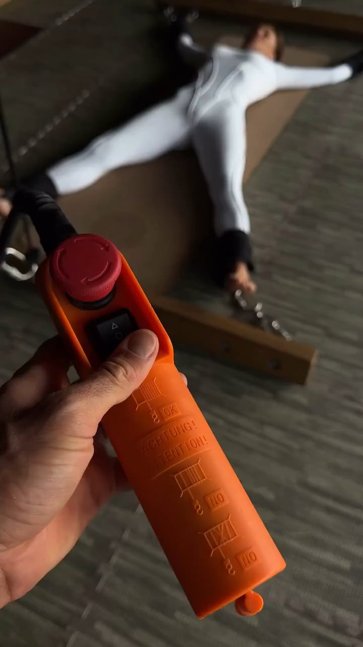 【空中ヨガ】フィットネス器具が凄い！これは革命の予感…！