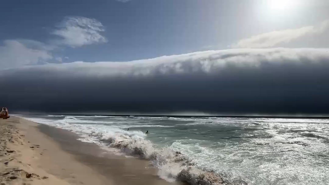 ポルトガル沿岸に「津波雲」襲来！ヤバすぎると話題