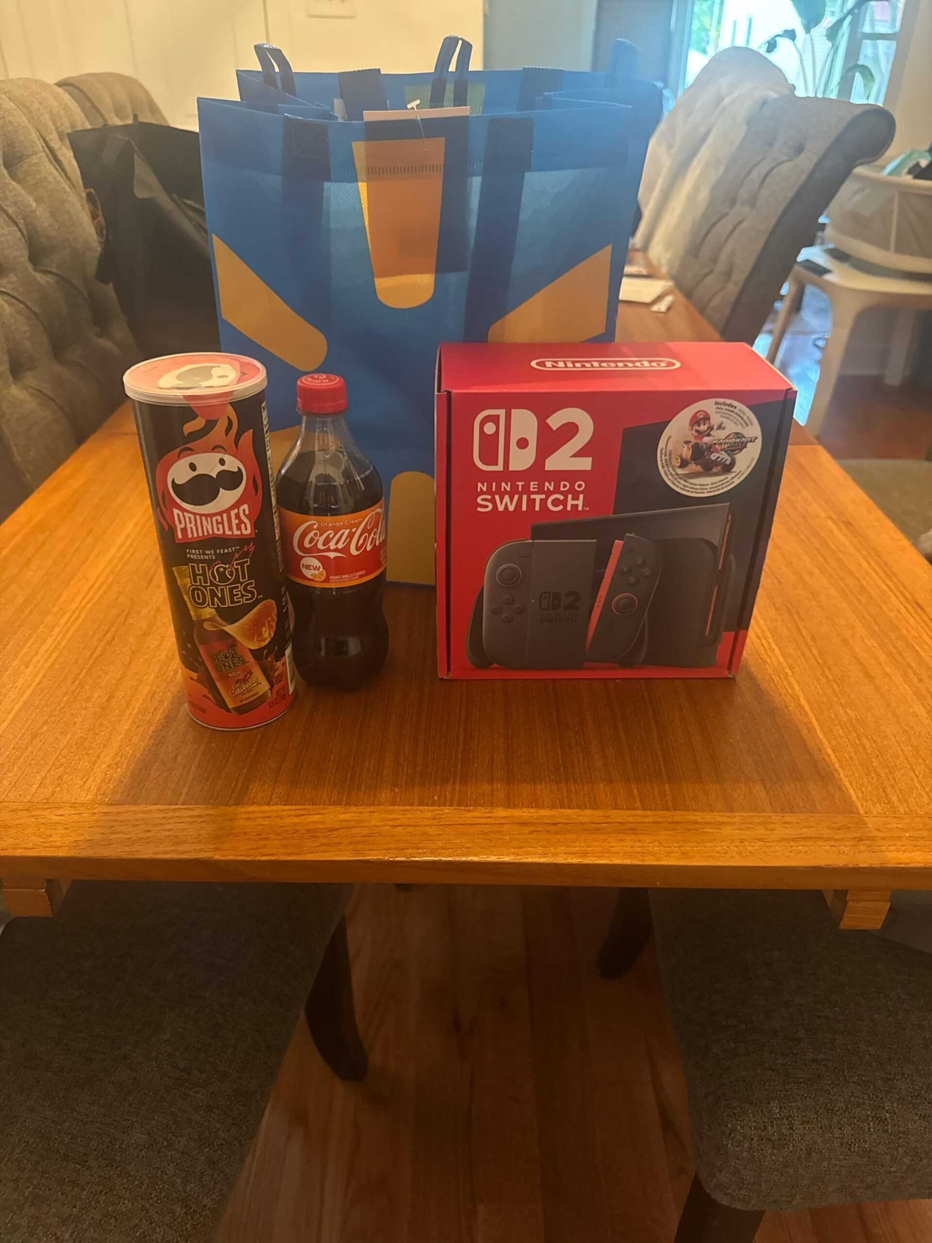 ウォルマートでSwitch2購入したら、プリングルズとコーラ貰った！