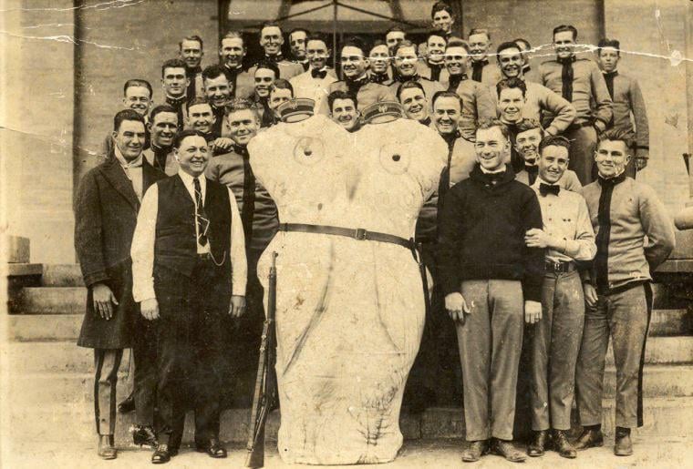 【伝説】1917年、ライス大生17人がテキサスA&Mの武器庫を襲撃！盗まれたマスコット奪還劇