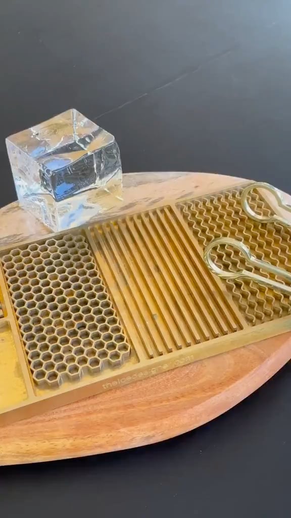 【速報】氷を溶かすだけの機械が爆誕ｗｗｗ一体何に使うんだ？