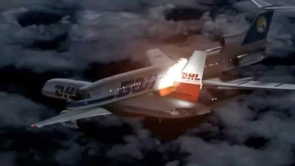 【悲報】2002年ドイツ航空機事故、遺族が管制官を刺殺…2004年
