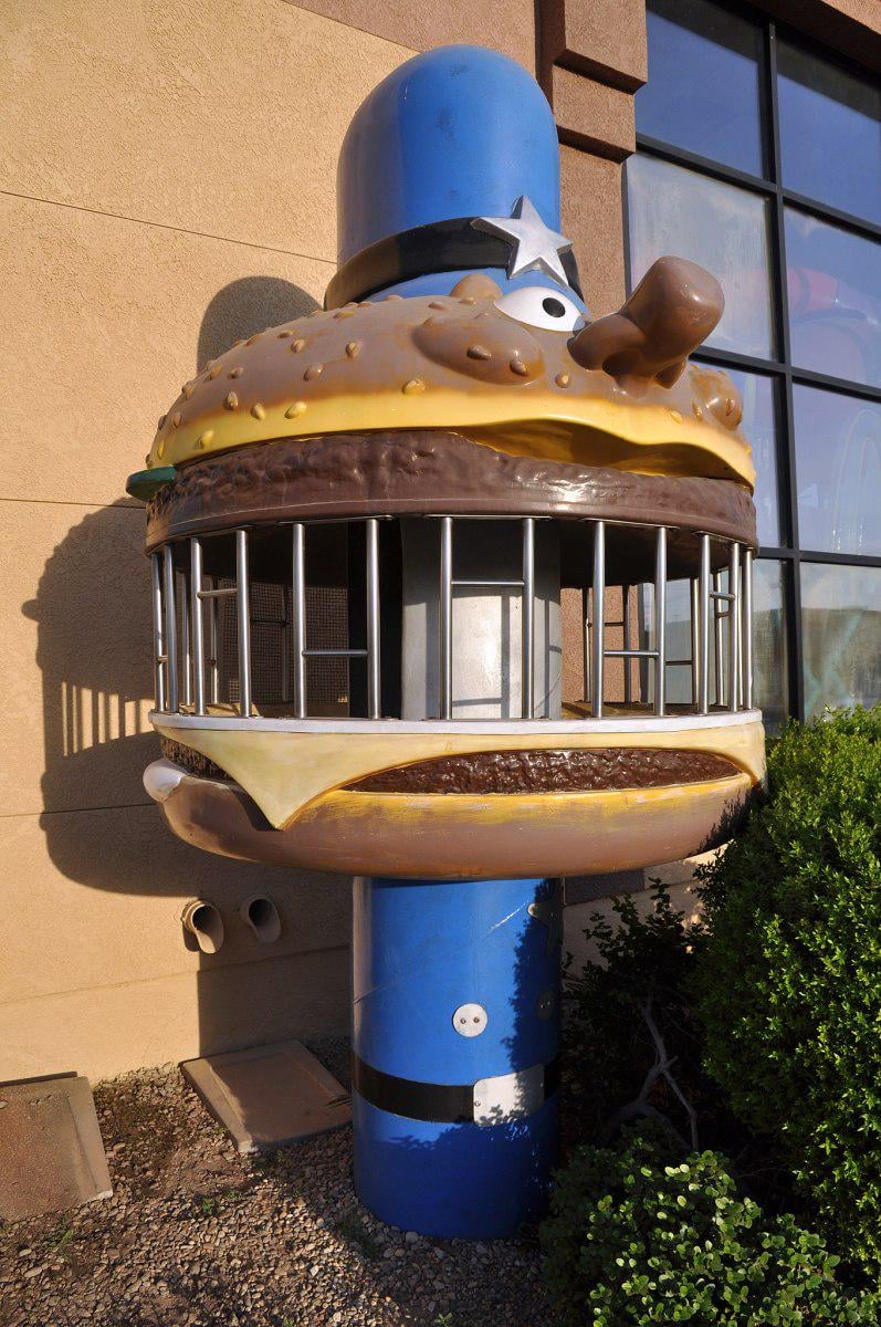マクドナルドキャラ、裁判でパクり認定されてたｗｗｗ