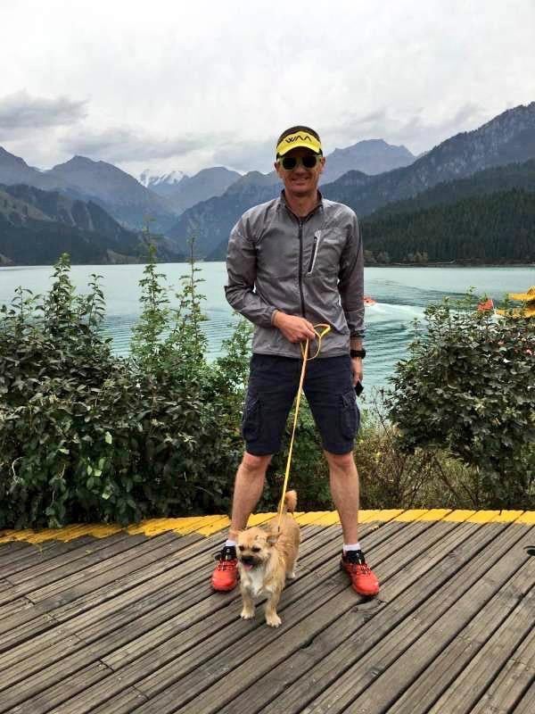 ゴビ砂漠で野犬がウルトラマラソン選手に77マイル追走→テントにも侵入→感動！スコットランドへ移住