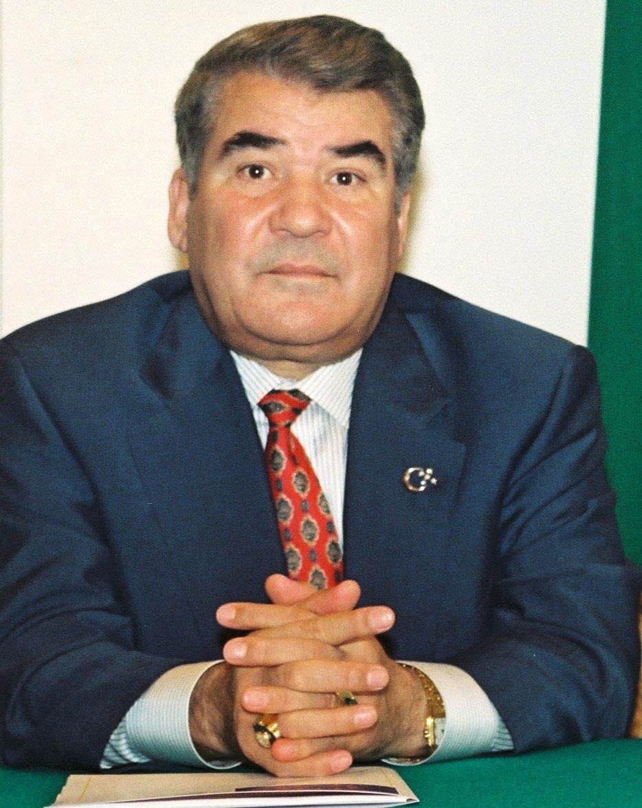 トルクメン初代大統領ヤバすぎ！首都からヒゲと犬を排除、病院図書館閉鎖ｗｗｗ