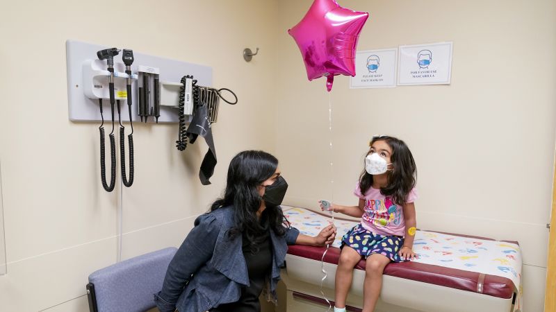 
【速報】米国小児科学会、CDCと異なる見解 – 幼い子供への新型コロナワクチン接種を推奨
小児へのコロナワクチン接種、AAPが推奨 – CDCの指針と一線を画す
CDCと異なる提言：米国小児科学会が幼い子供へのコロナワクチン接種を推奨する理由
コロナワクチン、幼い子供にも必要？ 米国小児科学会の新たな提言を解説
米小児科学会、小児へのコロナワクチン接種を推奨 – 最新情報をわかりやすく解説
