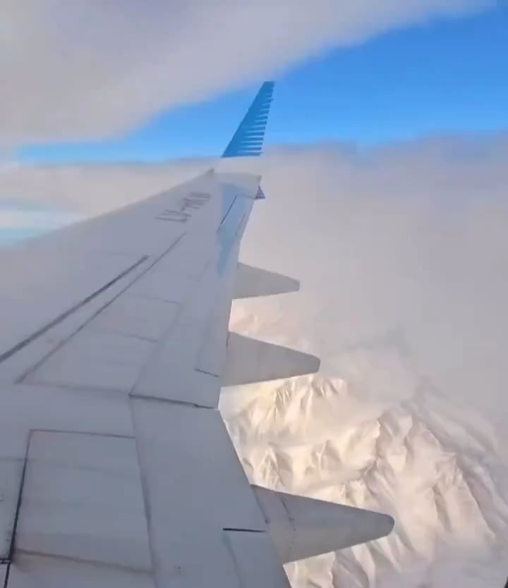 【閲覧注意】ボーイング737MAX8、乱気流で翼がヤバすぎると話題に