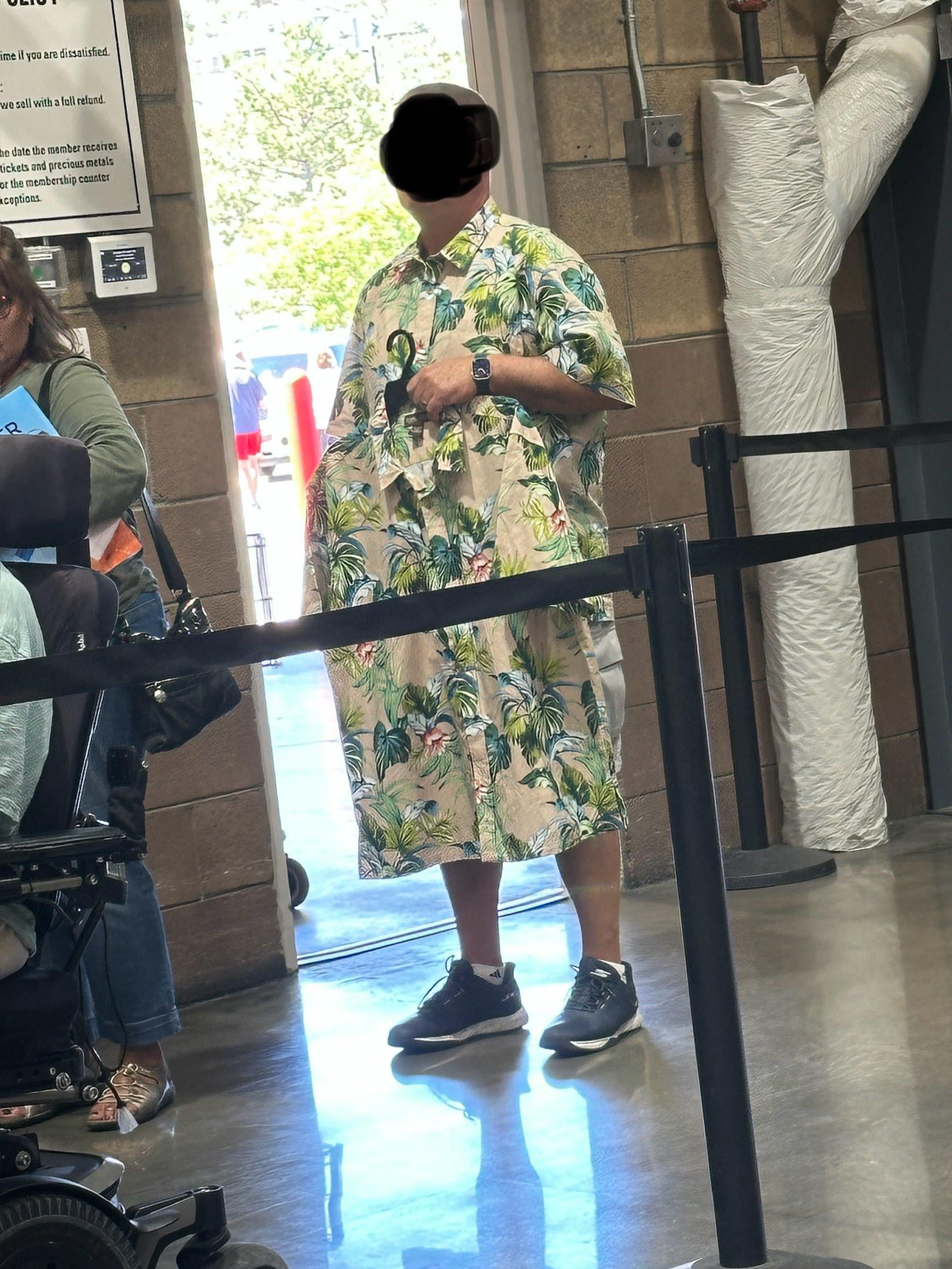 【草】返品に来た客、全く同じシャツを着ててワロタｗｗｗｗ