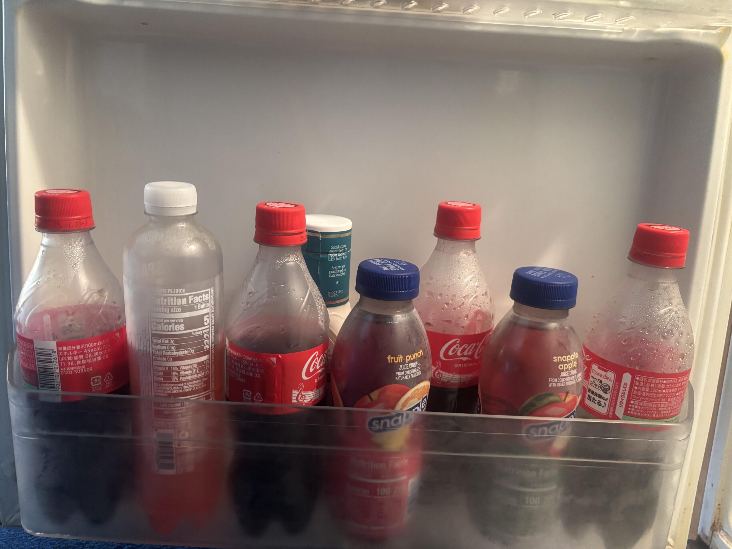 ルームメイトがコーラ大量買い→飲み残し放置でワロタ