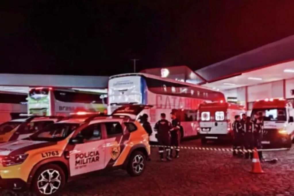 【速報】ブラジルでiPhone26個を体に貼り付けた若い女性がバスで死亡