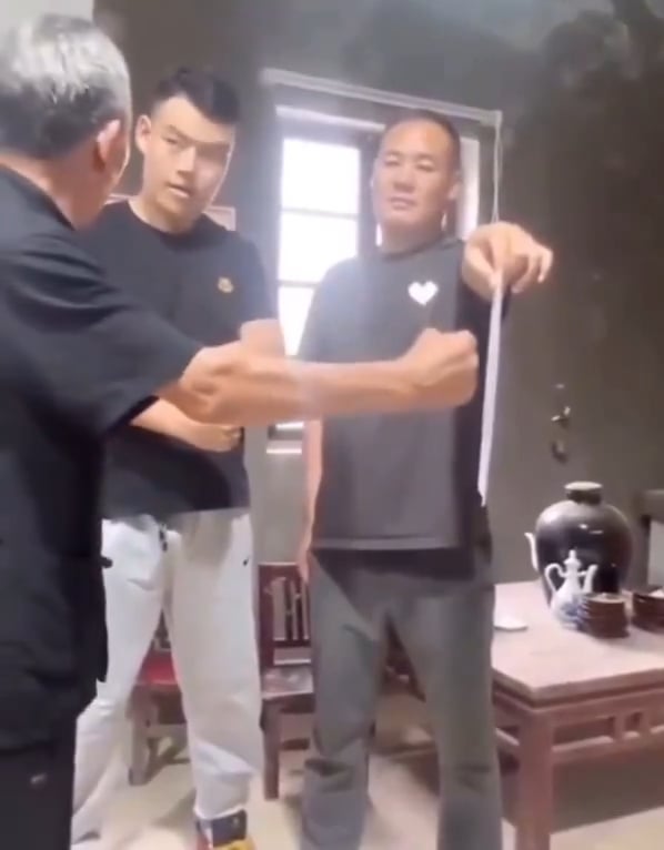達人、弟子の目の前で「寸勁」を披露 → 結果ｗｗｗｗｗ