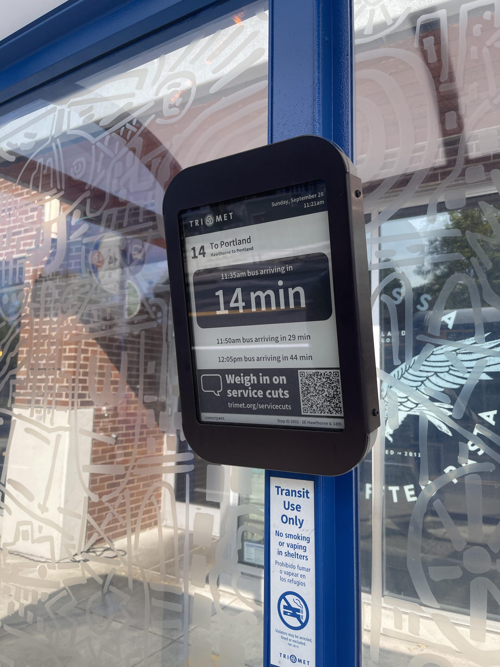 【朗報】ポートランドのバス停、E-inkでバスの到着時間表示ｷﾀ━━━━(ﾟ∀ﾟ)━━━━!!