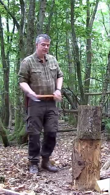 【衝撃】海外で流行中の「逆斧割り」がヤバすぎると話題に