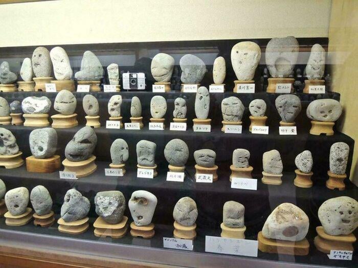 【閲覧注意】日本の奇岩博物館がヤバすぎ！顔に見える石が大量展示