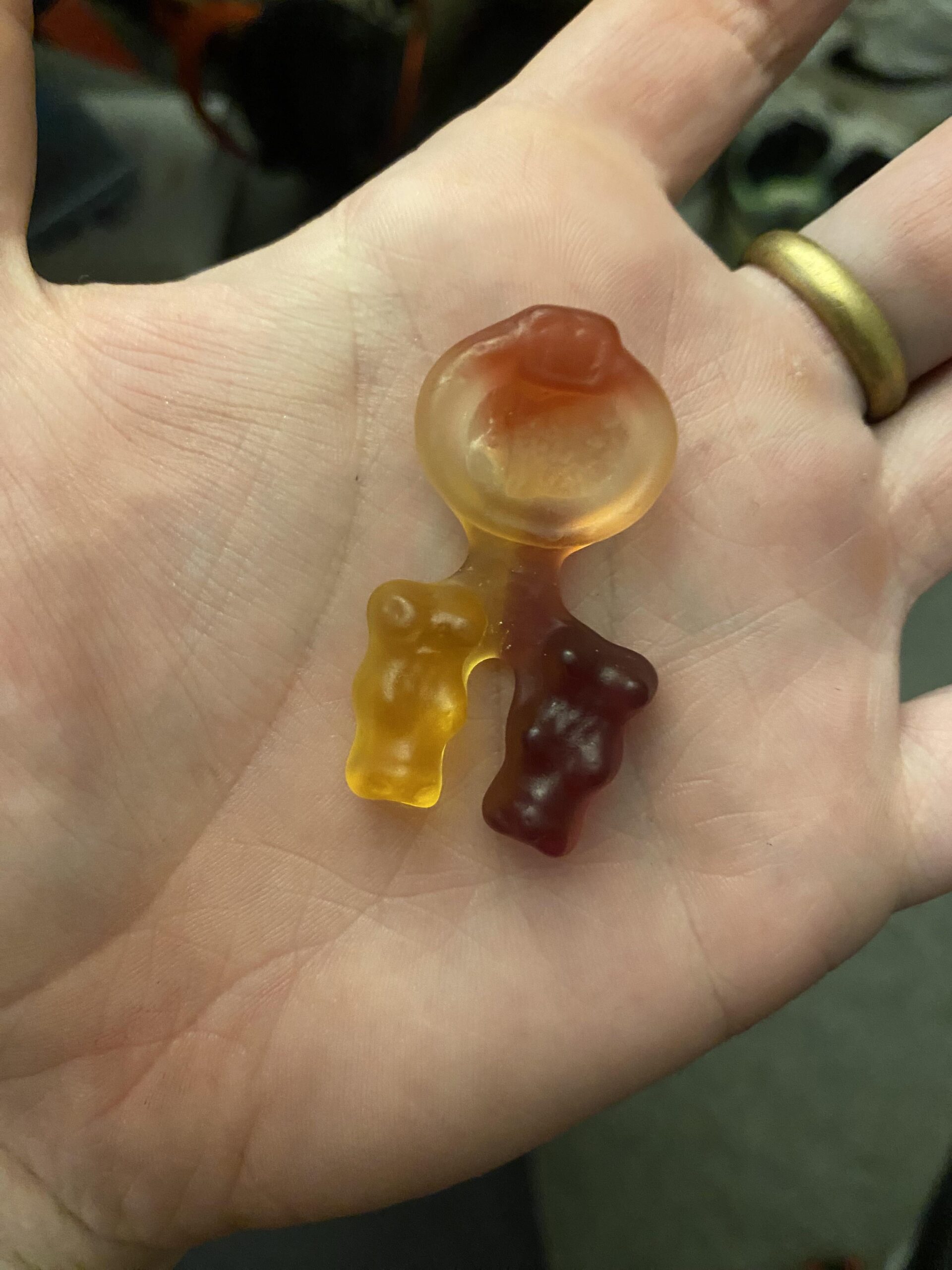 【悲報】ハリボーのスターミックスからヤバいグミが出てきた件