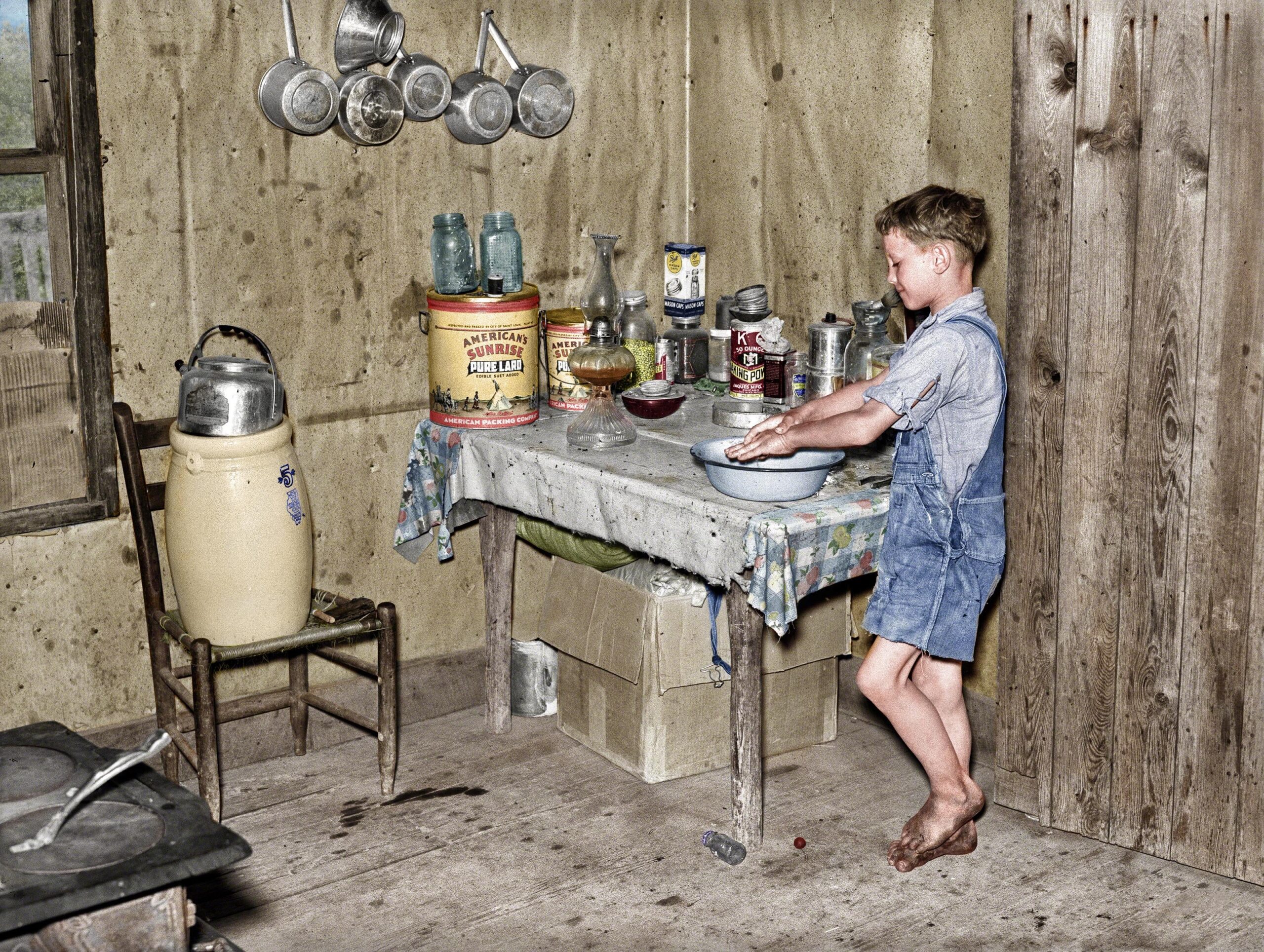 【モノクロ→カラー】 【貧困】小作人の息子、1938年の衝撃写真…