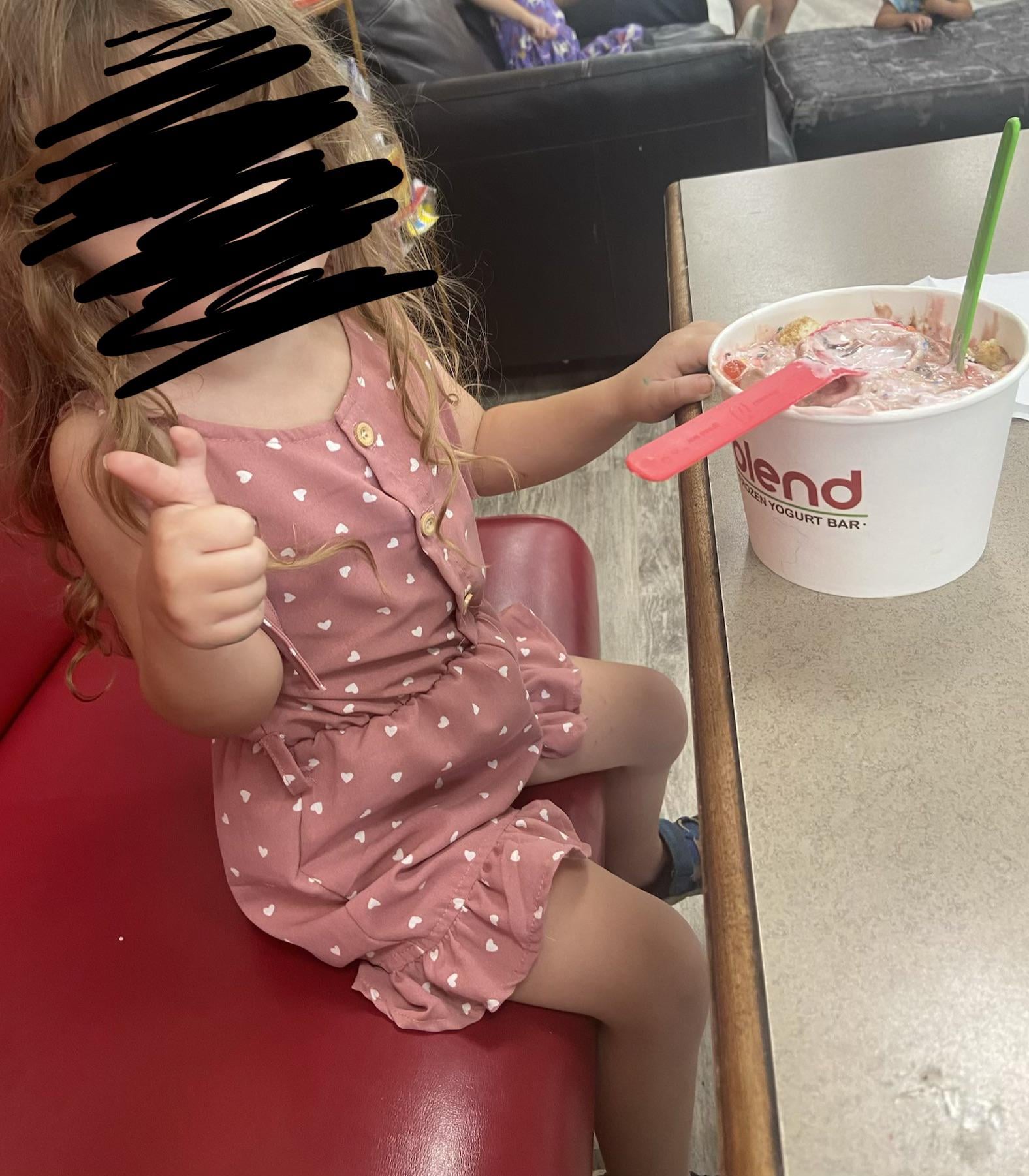 【マジか】娘の右手に親指が2本あるんだが…