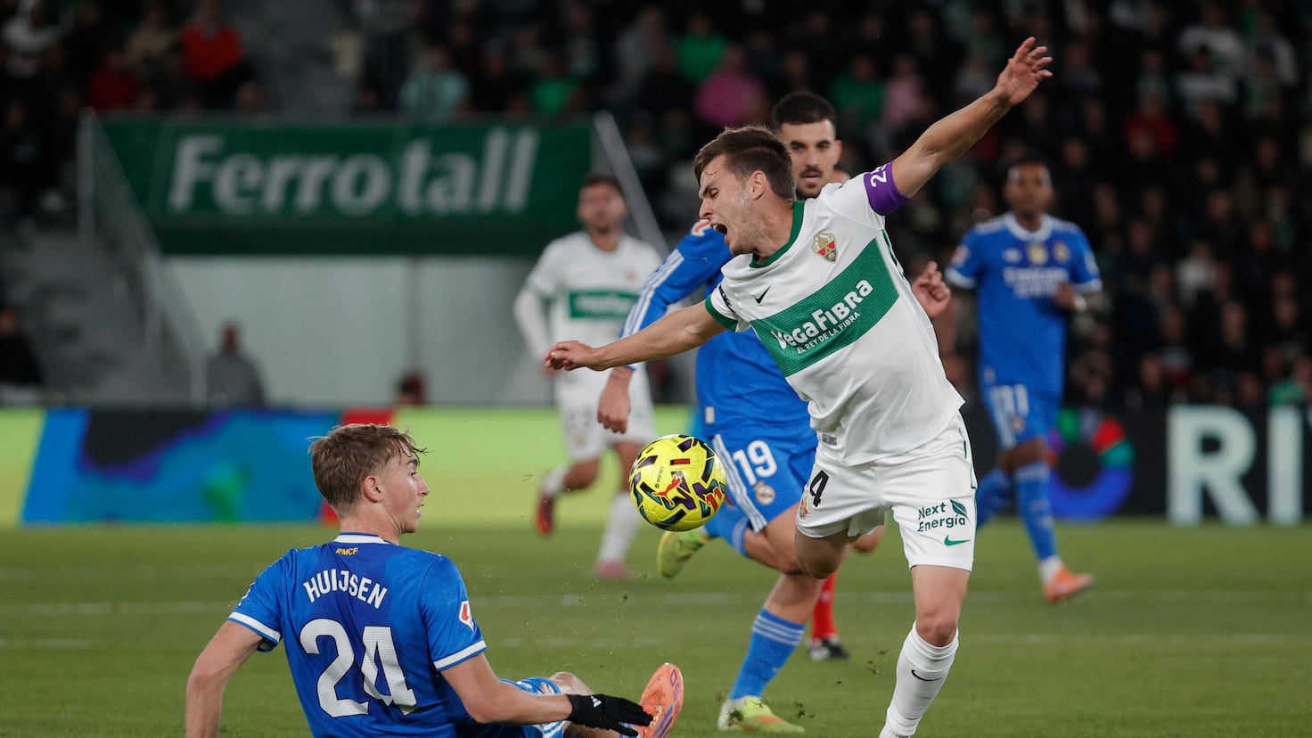 【悲報】レアル、格下相手に苦戦…イニャキ・ペーニャ神セーブ連発でMbappé封殺wwwwww