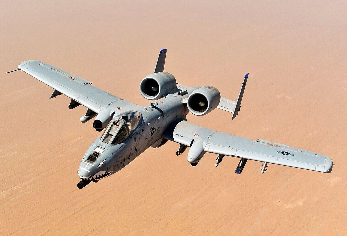 【マジかよ】A-10、片翼半分＆片発停止でも飛べる設計だった件