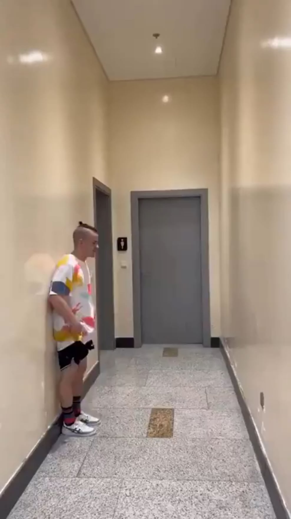 壁から壁へ！着地なしプロパルクールアスリートがヤバすぎると話題に