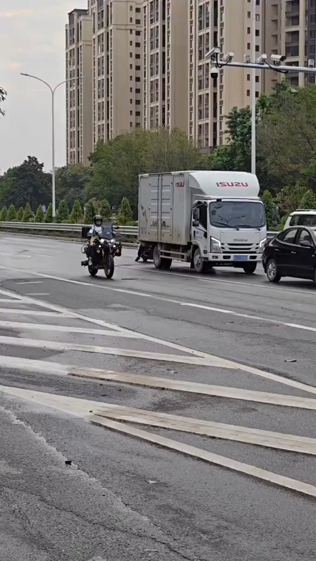 【衝撃】バイクに landing gearだと！？発想が斜め上すぎワロタwww