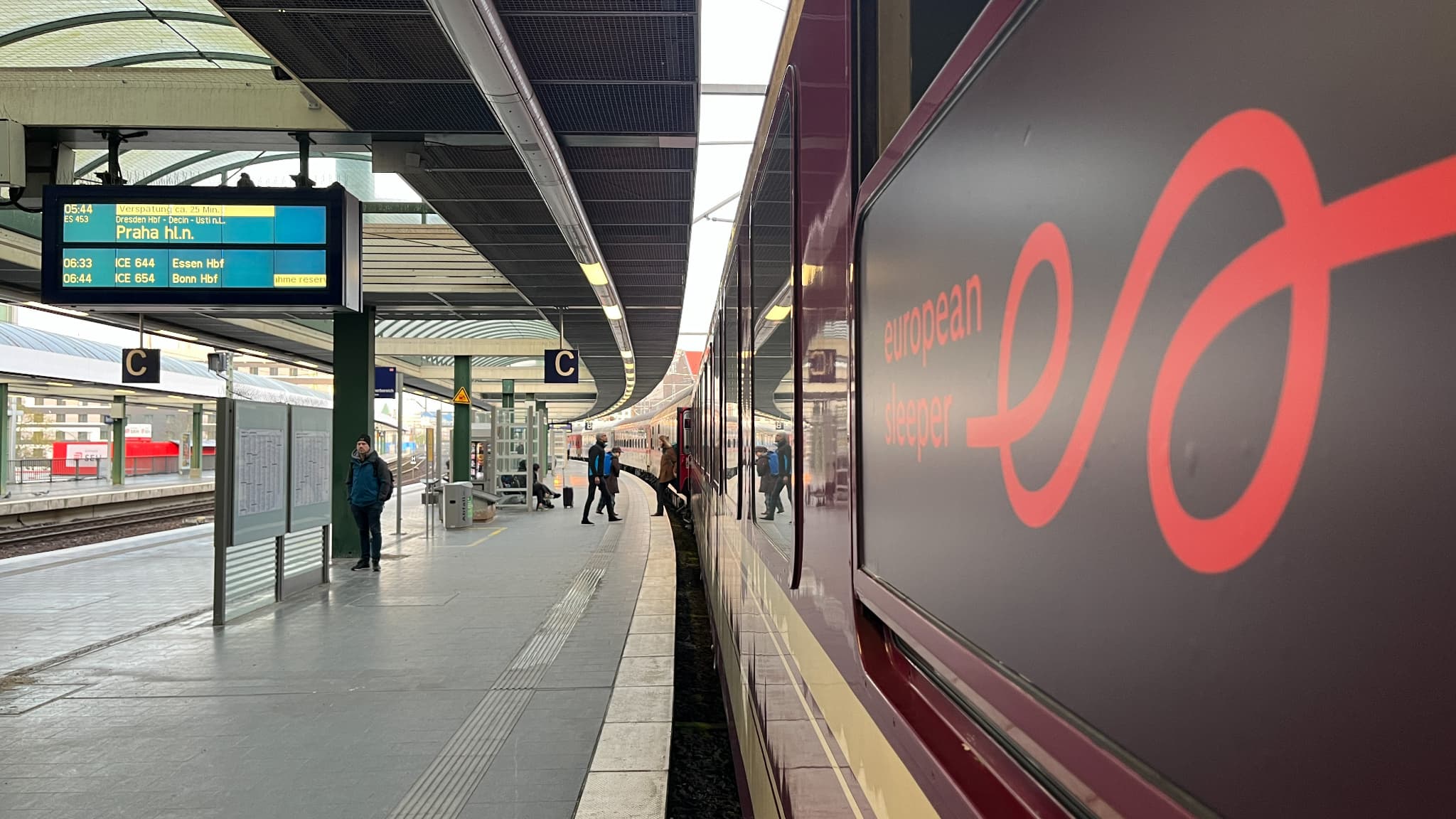 【悲報】パリ-ベルリン夜行列車、SNCFが廃止→民間が復活へ！59ユーロから