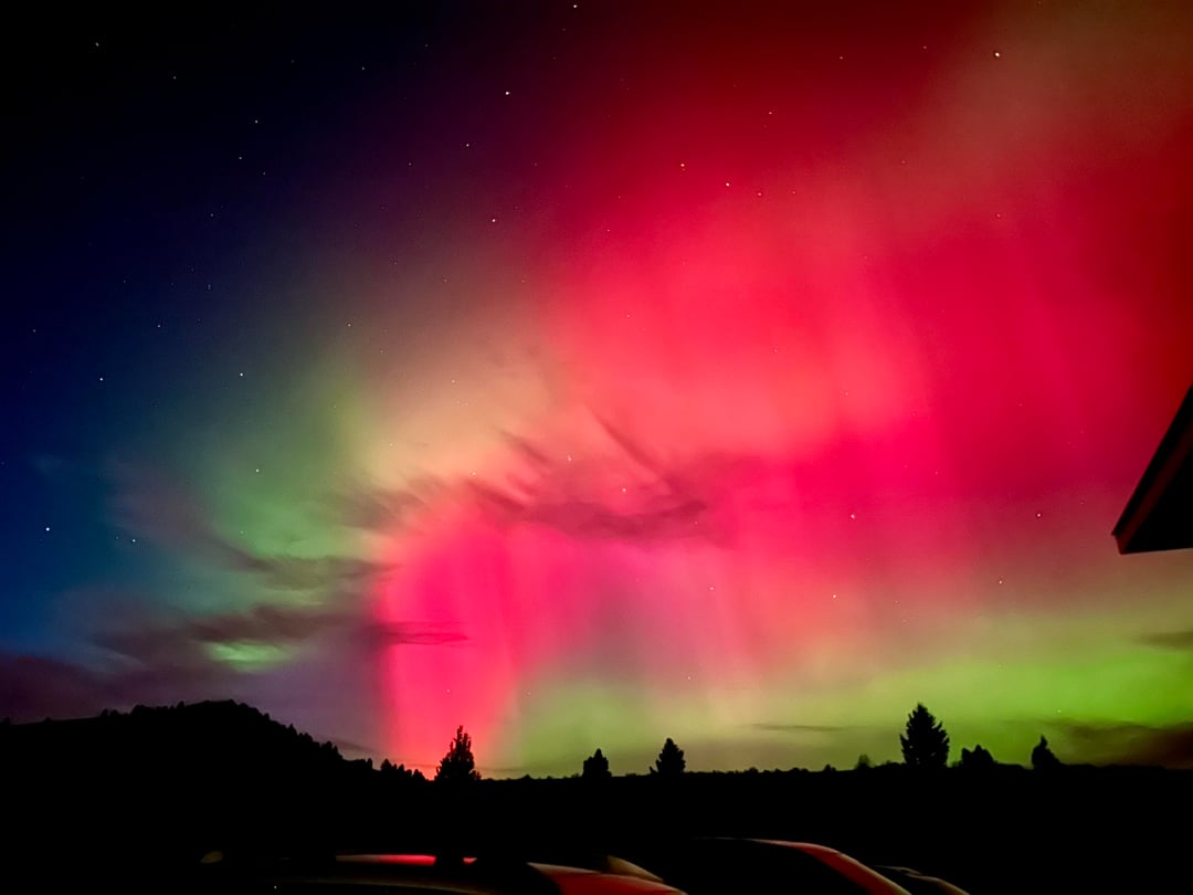 【速報】モンタナでオーロラ爆誕！その美しさに全米が震えた