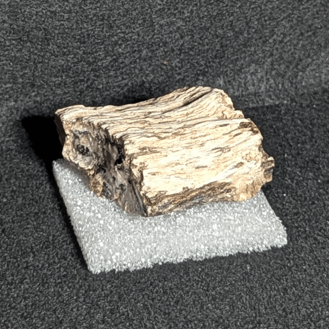 【マジかよ】パチ屋で放射性アスベスト拾ったったwwwしかも光るんだがwww