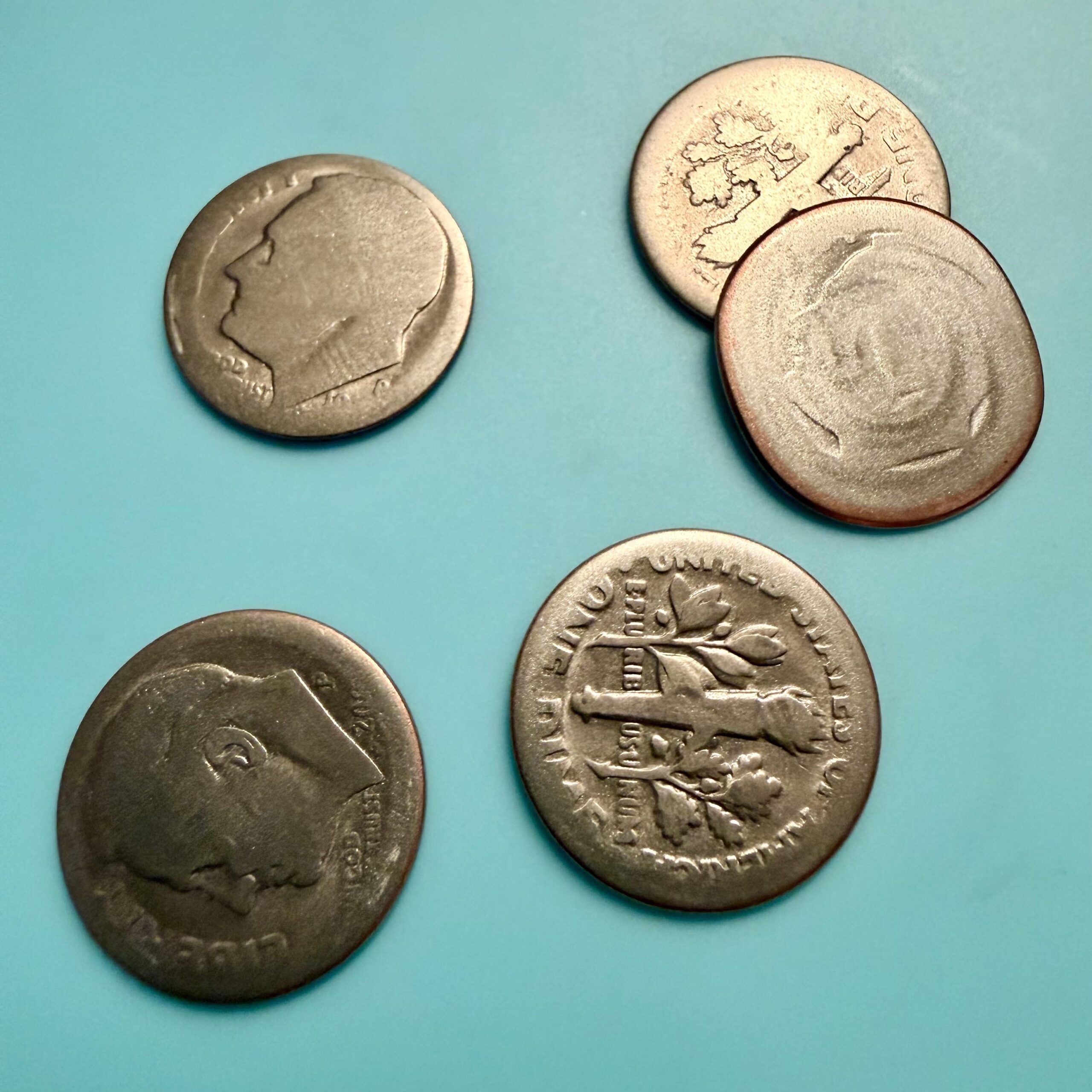 【悲報】20年前の乾燥機から出てきた10セント硬貨、変わり果てた姿に…