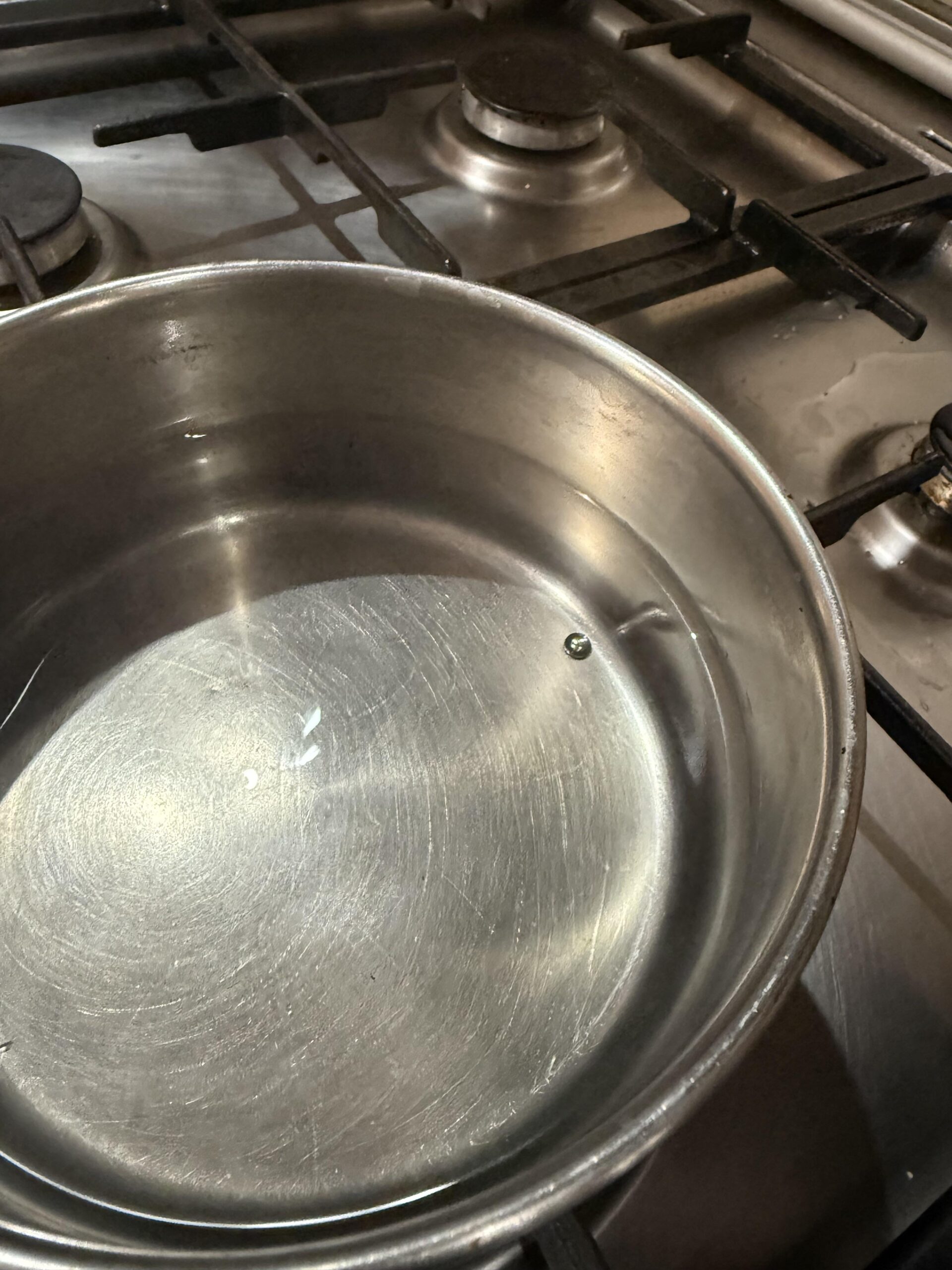 【悲報】沸騰実験中に温度計爆発！水銀が鍋に散乱する惨事…