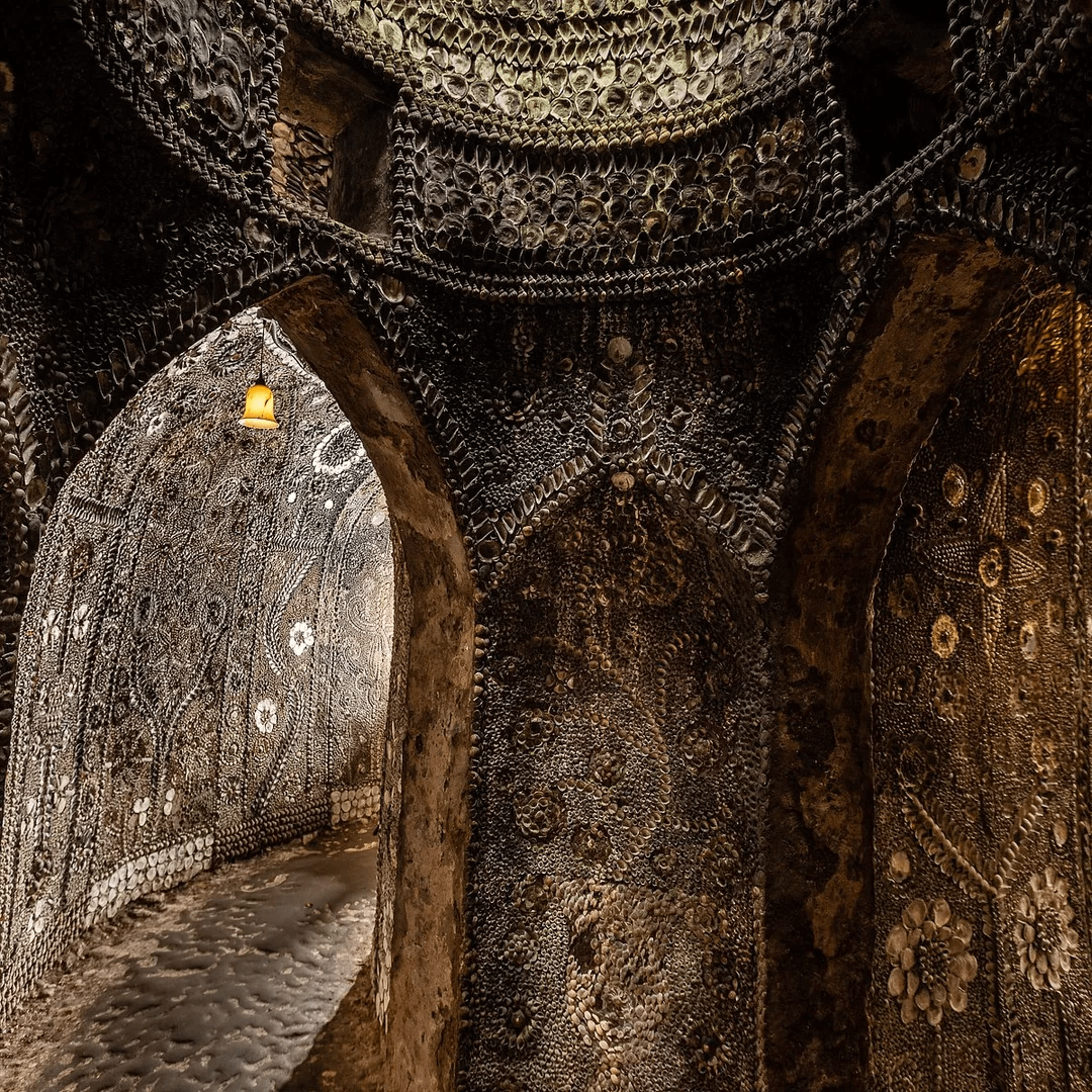 1835年、男が池を掘ったら貝殻460万個のトンネルが出土した件