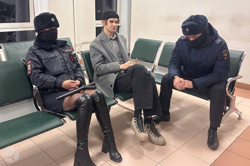 露天ミュージシャン、警官同士の争いに巻き込まれ裁判の結果待ち…一体何が？