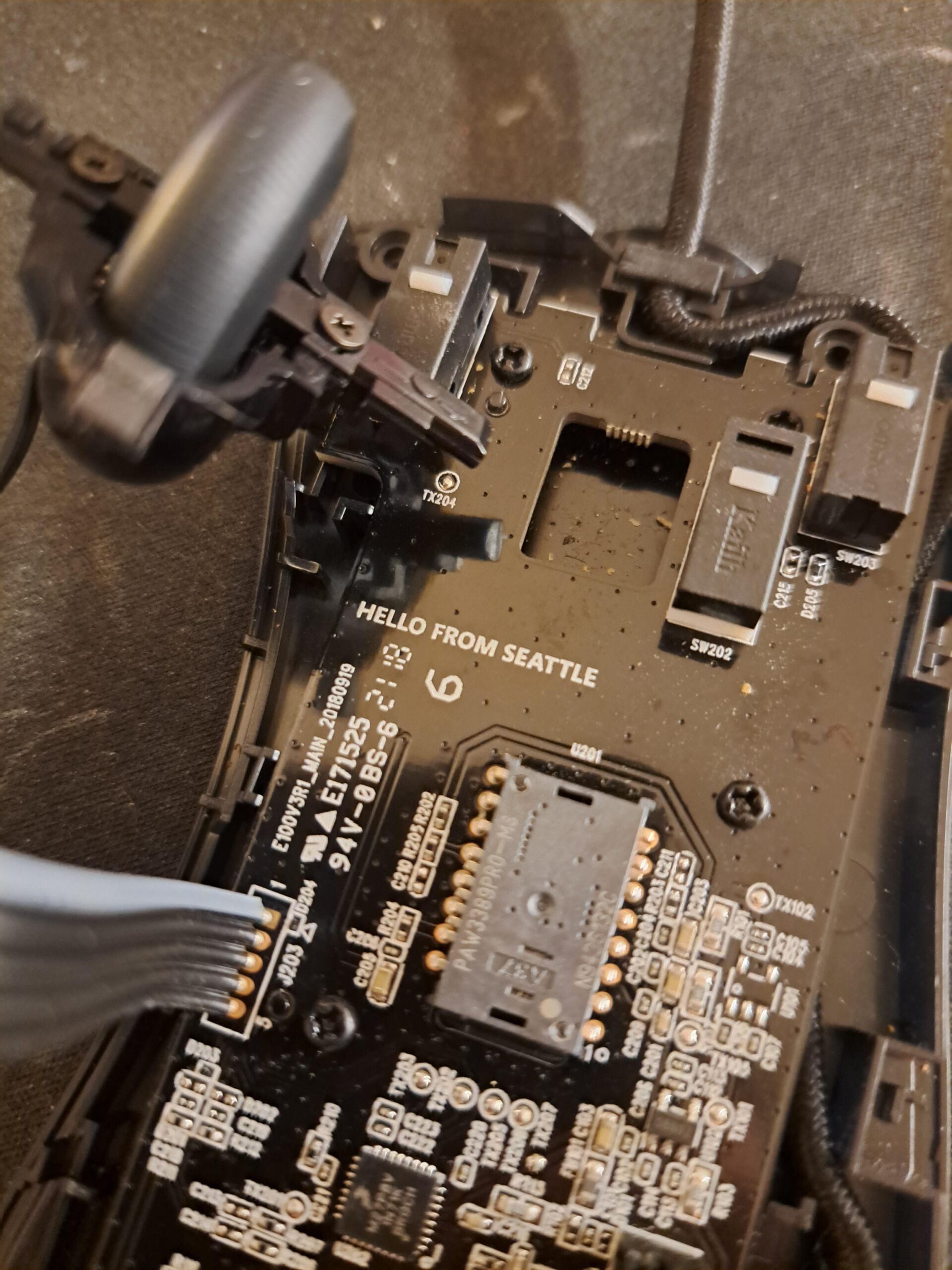 マウス掃除したらメーカーからの粋なメッセージwww