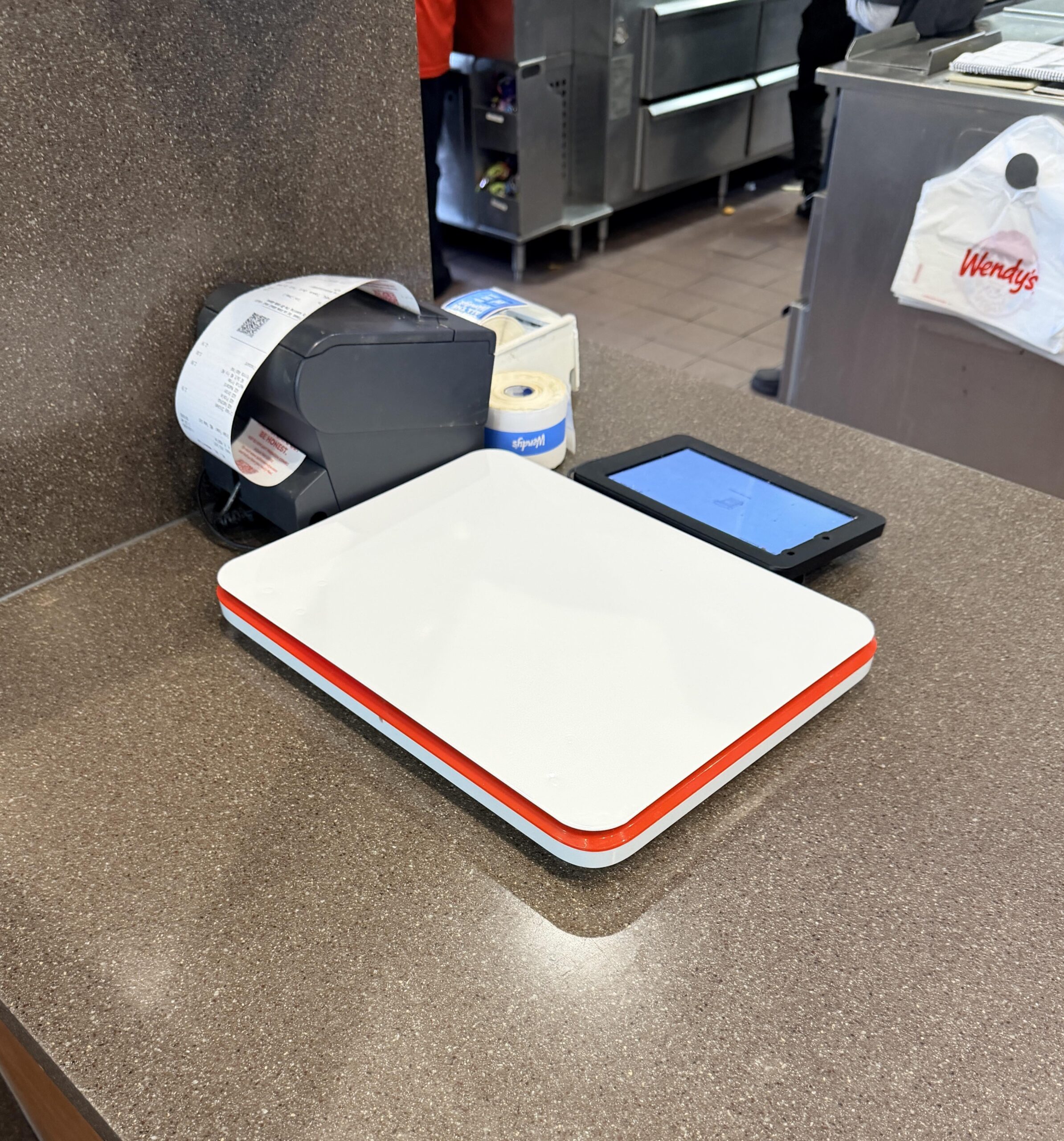 近所のウェンディーズ、注文ミス防止のため”ある物”を導入してしまうｗｗｗ