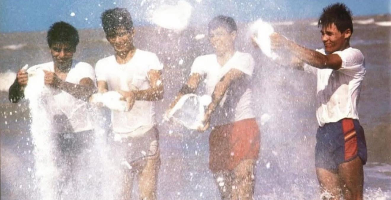 【衝撃】コロンビア警察、押収した大量のコカインを海に投棄処分（1985年）