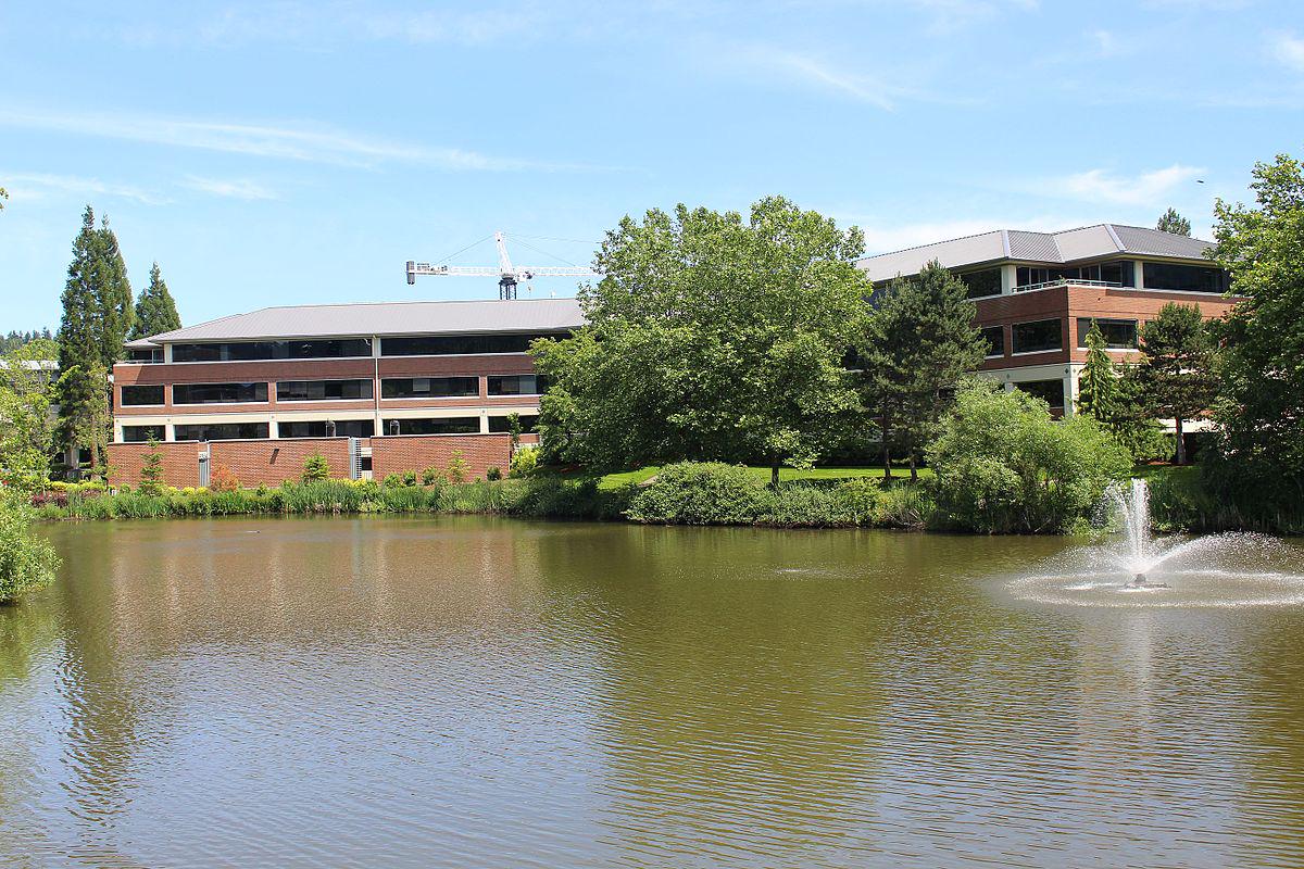 コストコ、実は会員費が収入源!? 2024年利益の65%が会員費だった件