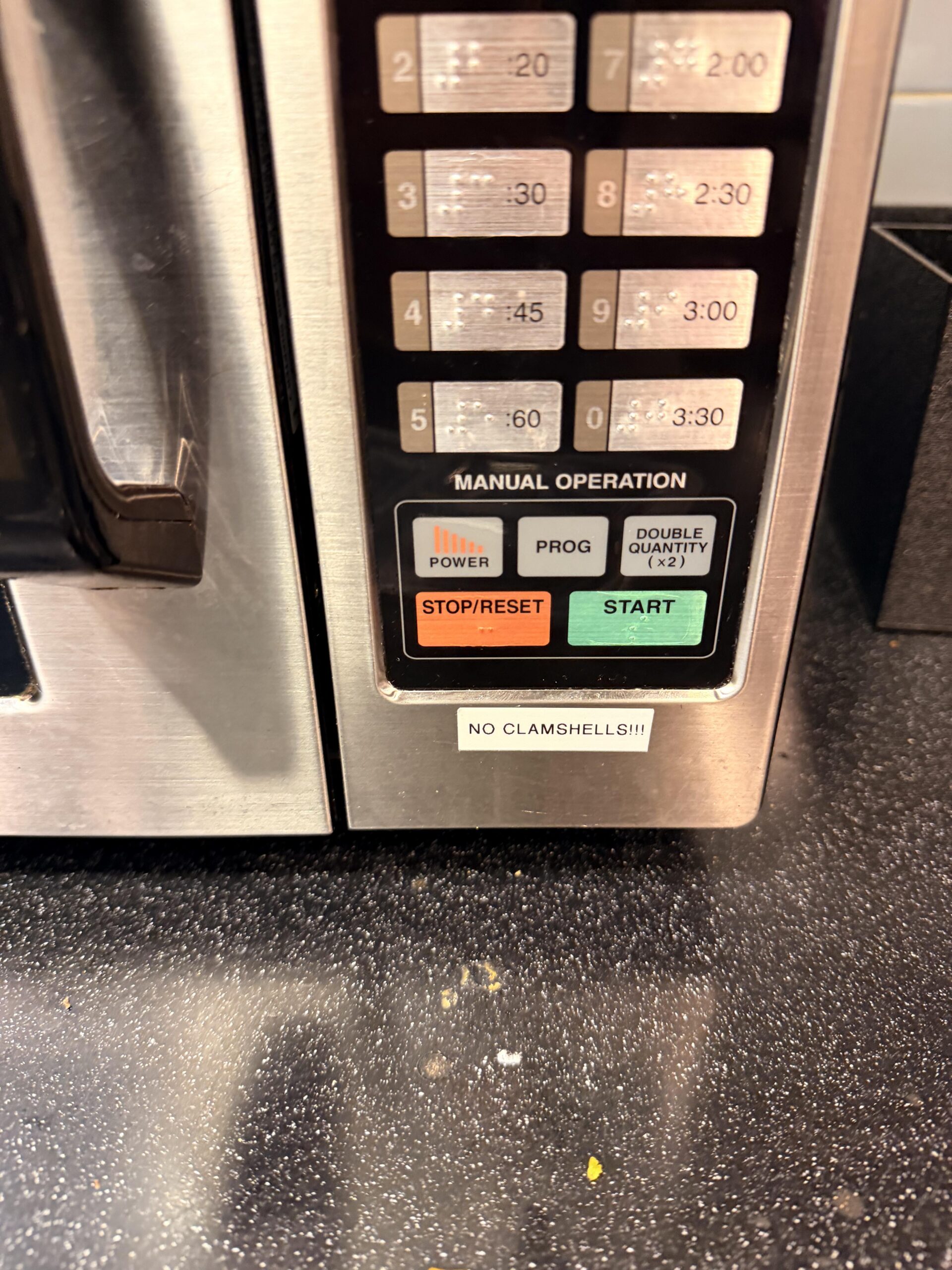 【悲報】大学のレンジ、まさかの使用禁止物ｗｗｗｗｗ